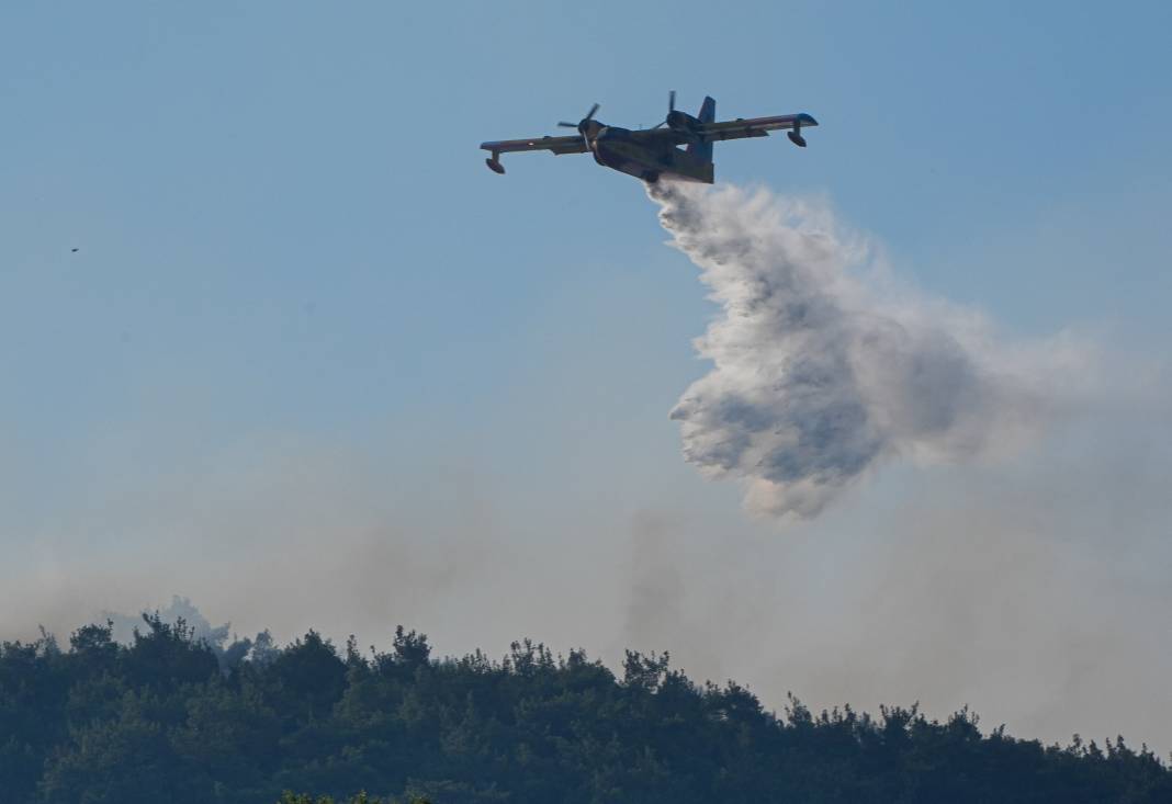 Bornova’daki orman yangını 23 saat sonra kontrol altına alındı 36
